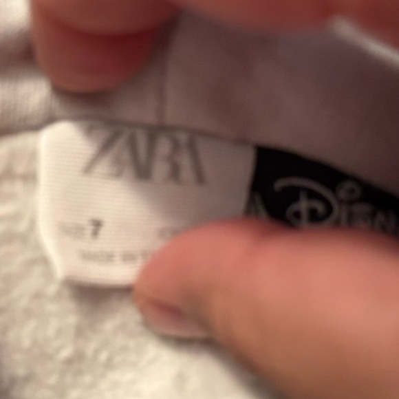 Zara Disney Cream Hoodie with Mickey Mouse Sequins Design size 7 - Picture 5 of 6